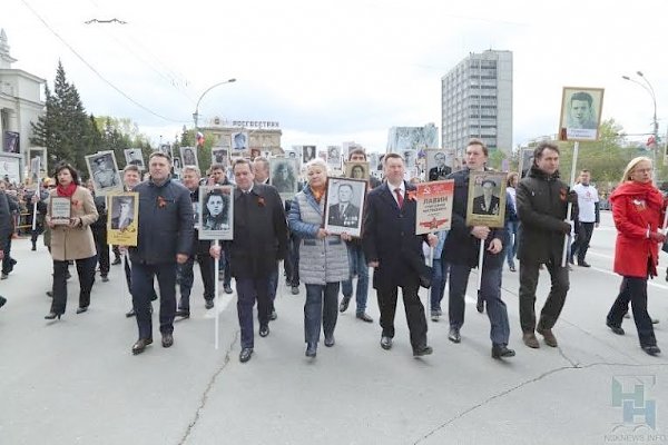 В колоннах «Бессмертного полка» в Новосибирске прошли 250 тысяч человек