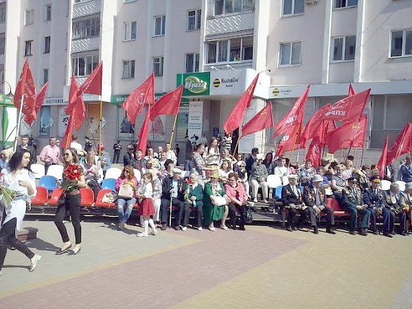 В Орле состоялся митинг и торжественный марш, посвященные 71-й годовщине Победы в Великой Отечественной войне