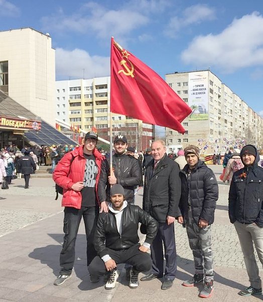 Ханты-Мансийский автономный округ — Югра. В.Н. Тетёкин принял участие в праздновании Дня Победы в Нижневартовске