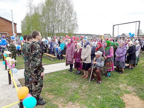 Удмуртская Республика. При поддержке депутата-коммуниста П.В. Чушъялова в деревне Гожня открыт памятник участникам Великой Отечественной войны