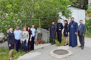 В Ялте почтили память героически погибшего подполковника милиции Александра Савельева
