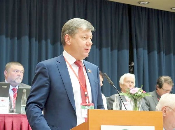 Д.Г. Новиков выступил с приветствием перед делегатами IХ Съезда Коммунистической партии Чехии и Моравии