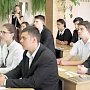 Крымские парламентарии провели в школах республики единый урок, посвященный Международному дню русского языка и Дню России