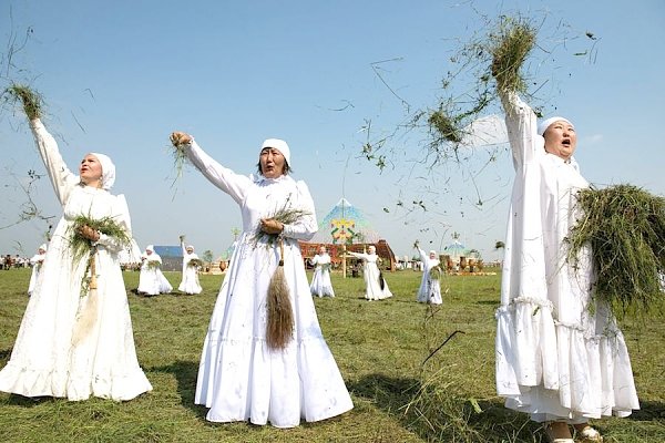 Приветствие участникам форума народов России «Дружба и братство народов — залог возрождения России» от коммунистов и общественности многонациональной Республики Саха (Якутия)