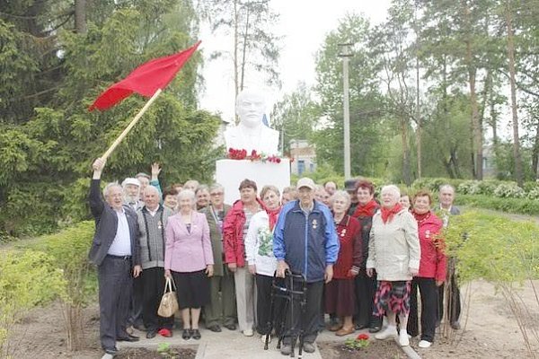 В посёлке Пречистое Ярославской области торжественно был открыт памятник В.И. Ленину