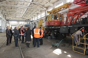 Крымская железная дорога завершила первый самостоятельный ремонт путевой машины