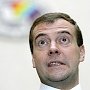 Эксперты об ответе Медведева крымской пенсионерке: премьер великой страны мог бы подобрать аргументы повесомее