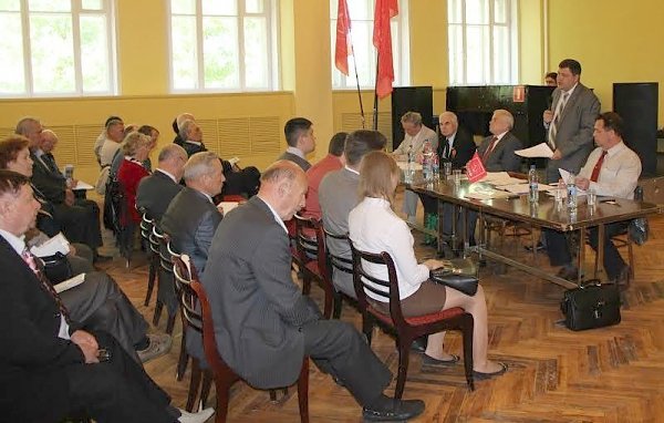 Конференция челябинских коммунистов подвела итоги работы за два года и выбрала делегатов на Съезд КПРФ