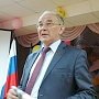 Региональную неделю депутат-коммунист Вячеслав Тетёкин начал с работы в Салехарде