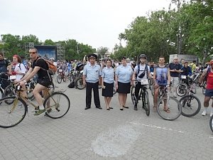 Сотрудники Госавтоинспекции приняли участие в фестивале «ВелоПобеда-2016»
