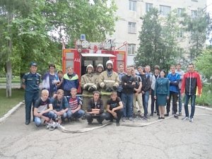 Крымские спасатели провели учебную эвакуацию в Евпаторийском техникуме
