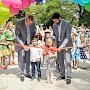 Вице-спикер крымского парламента Андрей Козенко открыл новую детскую игровую площадку в Алуште