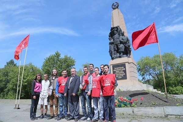 Не помнить - значит предать. Акция омских коммунистов в память о событиях Гражданской войны