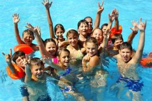 Власти Симферополя выделили на летний отдых и оздоровление детей-льготников около 56 миллионов рублей и планируют добавить на данные цели ещё 20 миллионов рублей