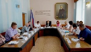 В Евпатории прошло выездное заседание парламентского Комитета по имущественным и земельным отношениям