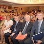 Константин Бахарев поздравил социальных работников с профессиональным праздником