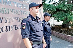 В Столице Крыма сотрудниками вневедомственной охраны полиции задержан подозреваемый в краже из гипермаркета