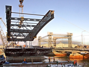 Строители начали монтаж пролетов моста через Керченский пролив