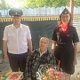 Полицейские Симферопольского района поздравили ветерана ВОВ Александра Сужина с 90-летним юбилеем
