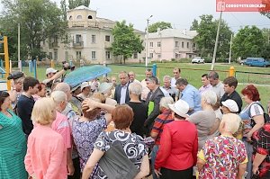 В Керчи жители района Марат рассказали Писареву о своих проблемах