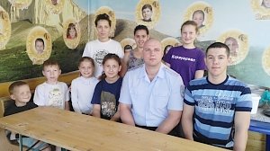 Белогорские полицейские посетили многодетную семью