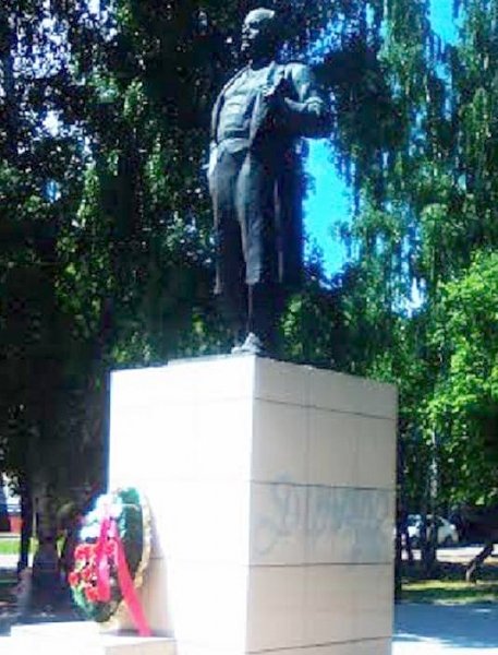 Алтайские комсомольцы добились возбуждения уголовного дела по факту осквернения памятника В.И. Ленина в городе Бийске