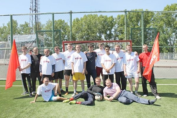 В Кемеровской области создана футбольная команда КПРФ