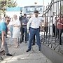 Вице-спикер Госсовета Крыма лично снес ворота санатория «Крымское приморье», преграждавшие доступ к морю