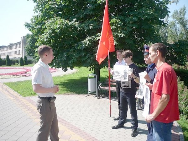 «Ни совести, ни чести». В Тамбове состоялся пикет против открытия мемориальной доски Маннергейму