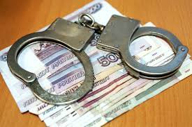 В Керчи мошенники обманули вкладчиков на 16 млн рублей