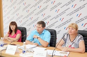 На заседании профильного парламентского Комитета депутаты обсудили вопросы лицензирования крымских школ и обеспечение контроля за летним оздоровлением детей в республике