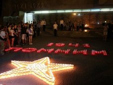 В ночь на 22 июня севастопольцы зажгли сотни свечей