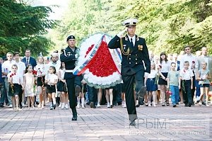 Власти Крыма почтили память защитников Родины в день начала Великой Отечественной войны