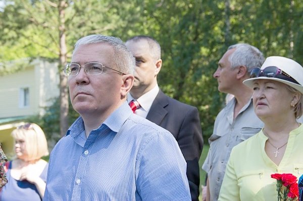 «Вечная память павшим героям!». В День памяти и скорби коммунисты Томска провели целый ряд мероприятий