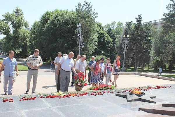 В День памяти и скорби сталинградские коммунисты почтили память погибших в годы Великой Отечественной войны