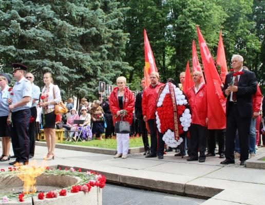 Новгородские коммунисты в День памяти и скорби почтили память погибших советских воинов