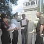 Участковые уполномоченные полиции г.Судака рассказывают гражданам об основных правилах безопасности