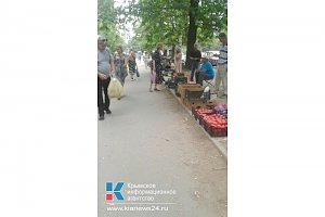 На Москольце продолжают торговать «стихийщики», несмотря на лопнувшее вчера терпение Геннадия Бахарева (ФОТОФАКТ)