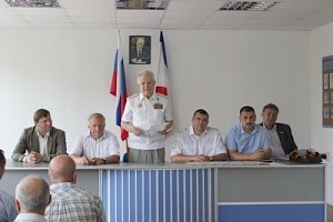 В Саках поздравили сотрудников ГИБДД с профессиональным праздником