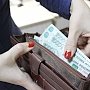 В Крыму повысили минимальную зарплату бюджетникам на 608 рублей