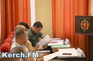 В Керчи многодетные семьи обеспечат школьной формой