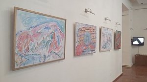 Выставка петербургской художницы Натальи Герман открылась в Евпаторийском краеведческом музее