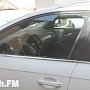 В Керчи водитель «Audi» оставил машину посреди дороги и заблокировал проезд