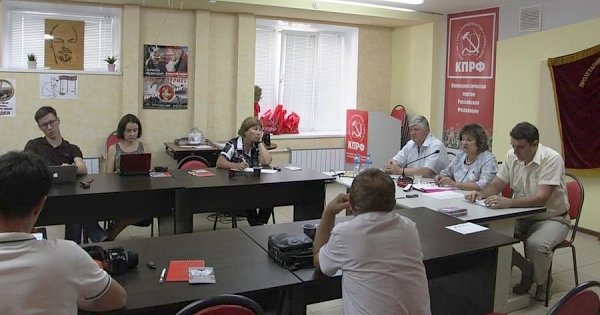 Пресс-конференция лидеров саратовских коммунистов
