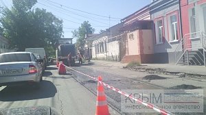 Подрядчики дорожного ремонта в Столице Крыма проигнорировали запрет главы администрации на работу в дневное время