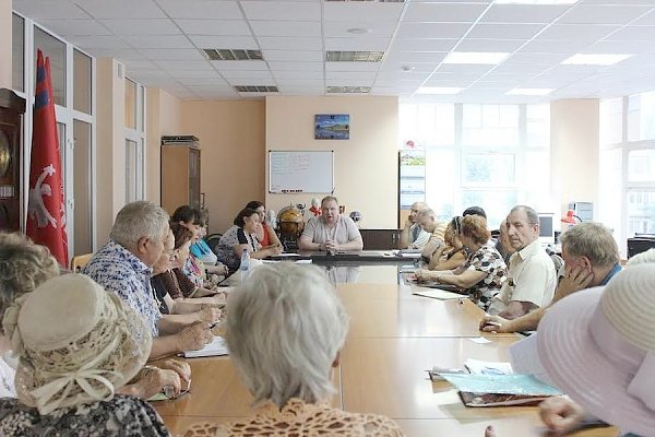 Волгоградская область. Николай Паршин провел встречу с активистами общественных организаций