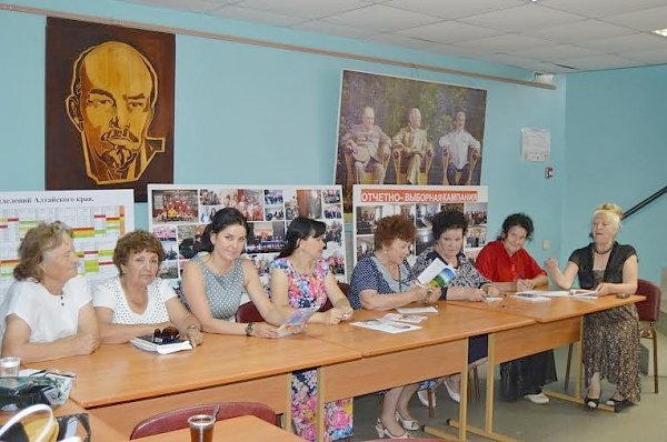 Алтайский край. Актив женского движения в Барнауле подвел итоги работы и наметил много планов.