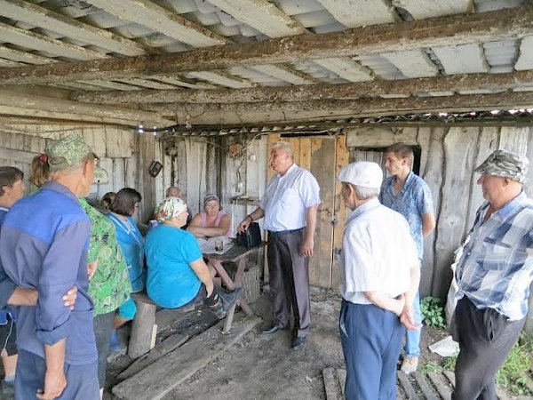 Первый секретарь Тамбовского обкома КПРФ А.И. Жидков встретился с работниками молочно-товарной фермы
