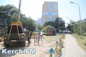 В Керчи разрыли детскую площадку для замены газовых труб