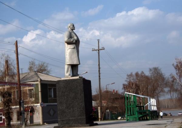 В Алтайском крае в Баевском районе и городе Камне-на-Оби при поддержке ЦК КПРФ восстанавливаются памятники Ленину